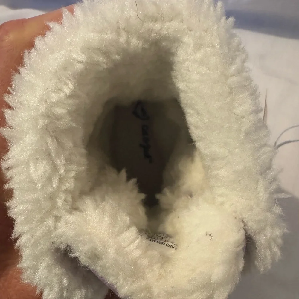 NWT Cat & Jack Iredescent Pink Snow Boots with Faux Fur Trim Sz 6T - Picture 9 of 9